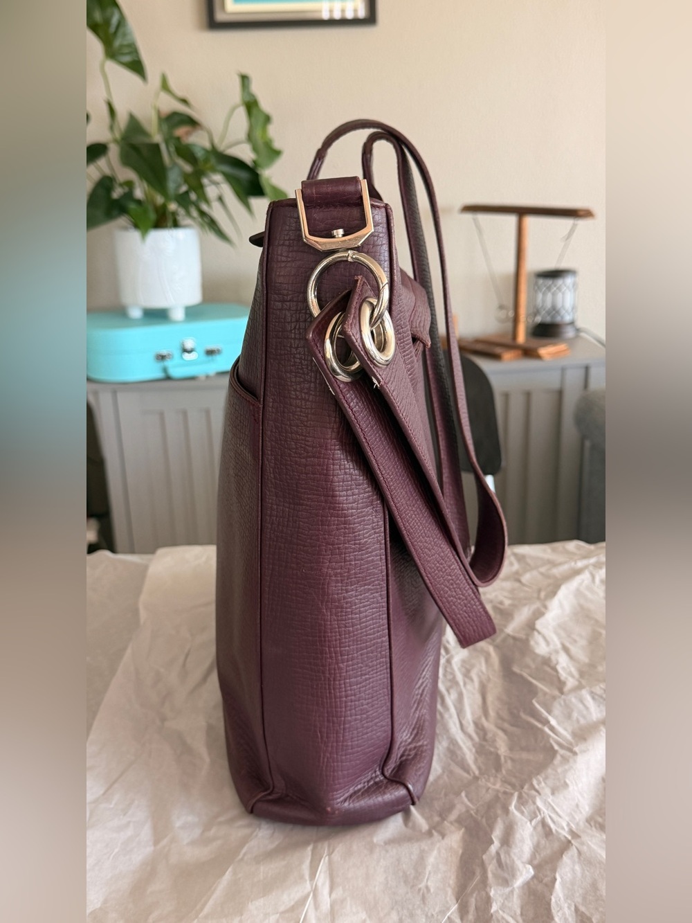 Authentic LOEWE Vintage Grained Leather Shoulder Bag - Deep Burgundy Plum - Picture 10 of 17
